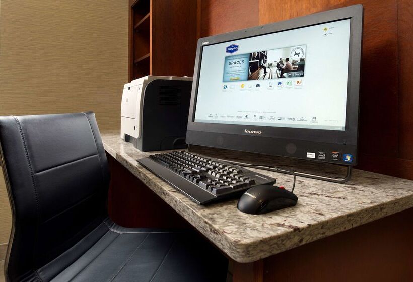 هتل Hampton Inn Rochester Greece