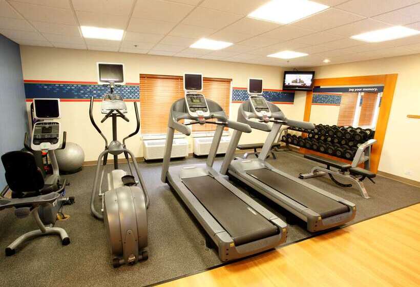 هتل Hampton Inn Rockford