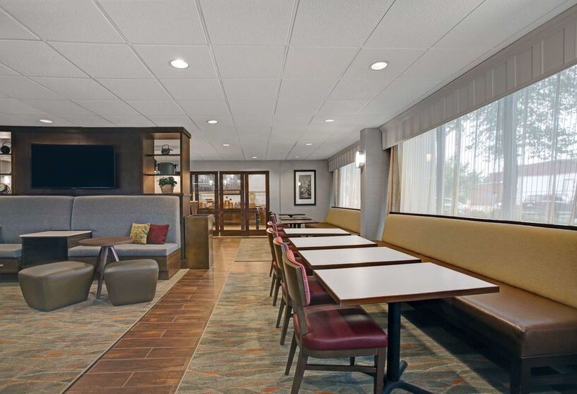 ホテル Hampton Inn Salisbury