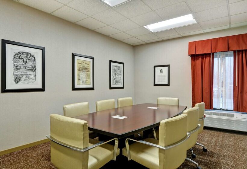 בית מלון כפרי Hampton Inn Scranton At Montage Mountain