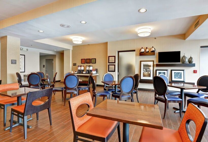 בית מלון כפרי Hampton Inn Scranton At Montage Mountain