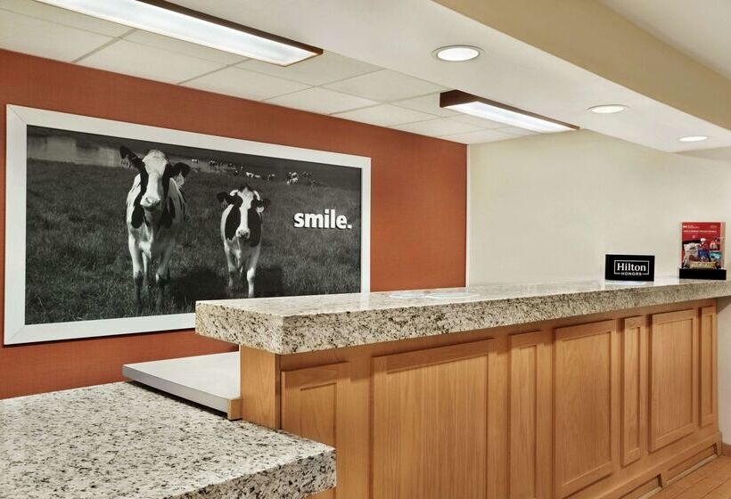 ホテル Hampton Inn Shawnee