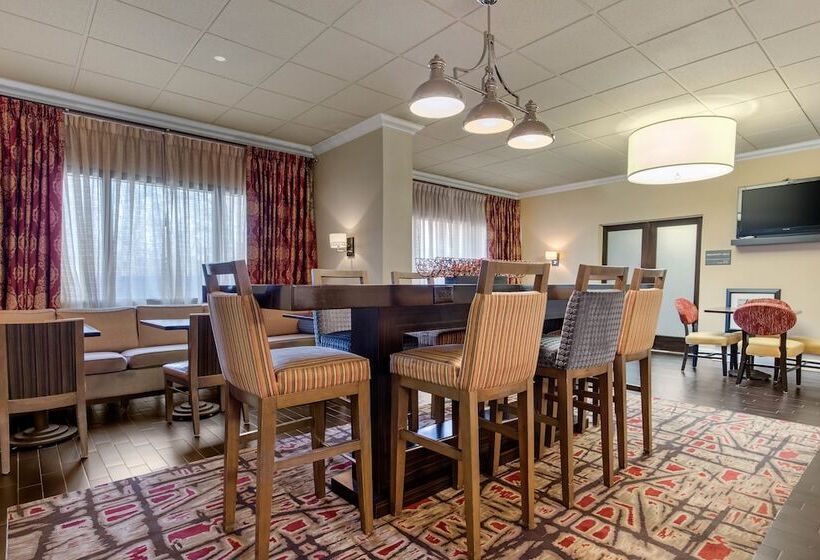فندق Hampton Inn Starkville