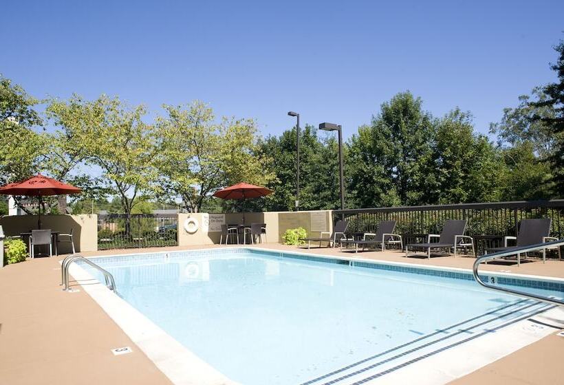 فندق Hampton Inn Starkville