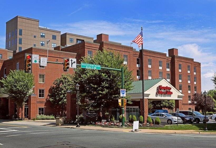 هتل Hampton Inn & Suites Charlottesvilleat The University