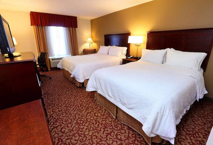 هتل Hampton Inn & Suites Charlottesvilleat The University