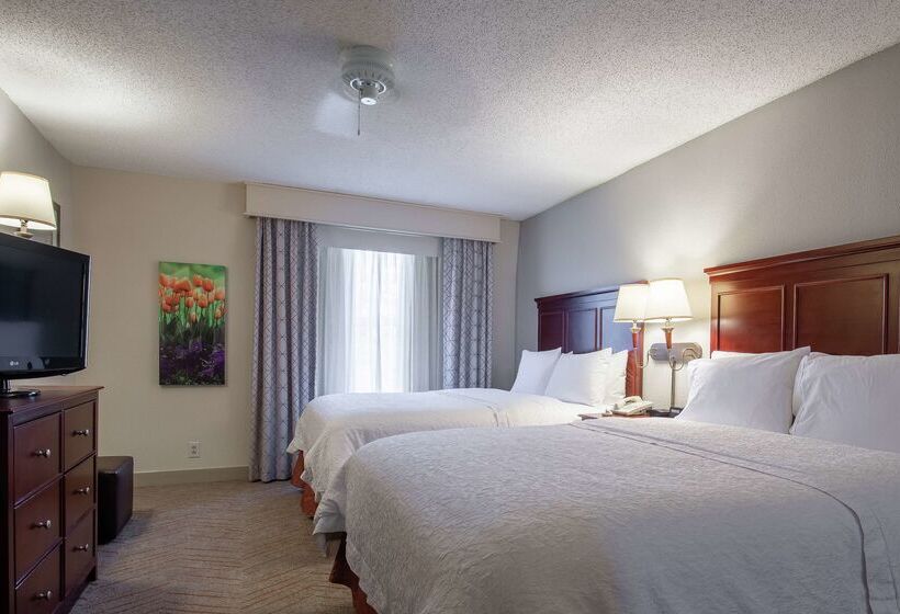 هتل Hampton Inn & Suites Williamsburgrichmond Rd