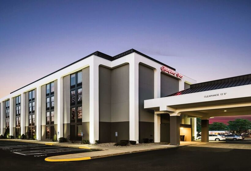 هتل Hampton Inn West Springfield