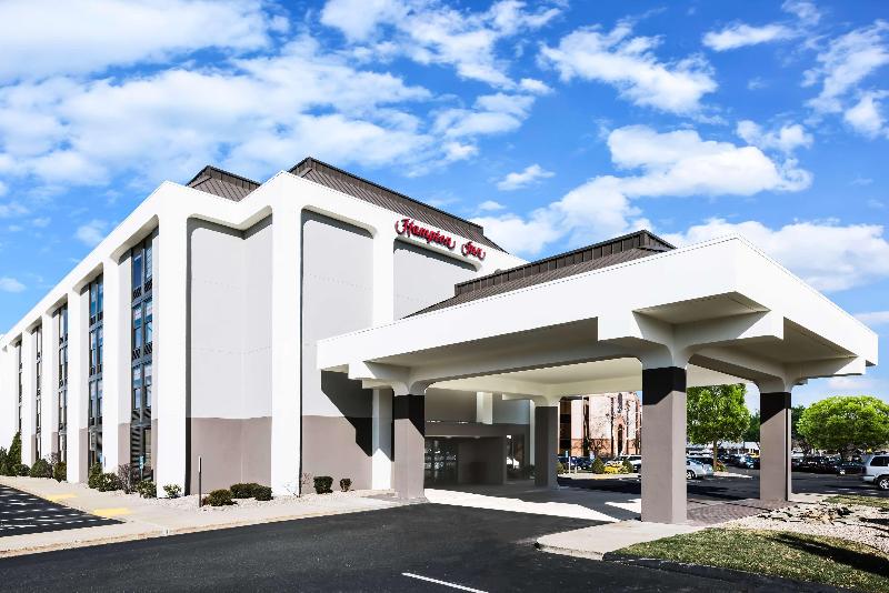 هتل Hampton Inn West Springfield