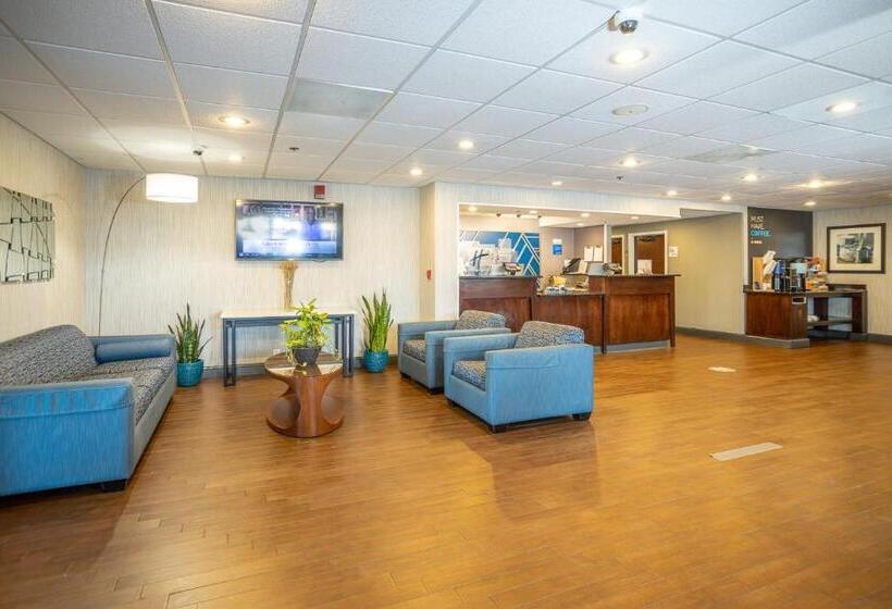هتل Holiday Inn Express   Newark Airport   Elizabeth, An Ihg