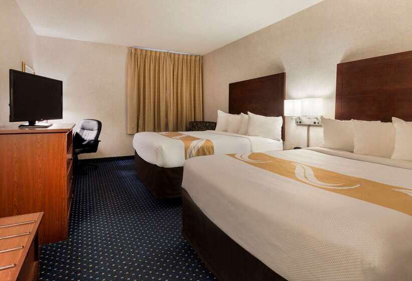 בית מלון כפרי Quality Inn Auburn Hills Detroit North