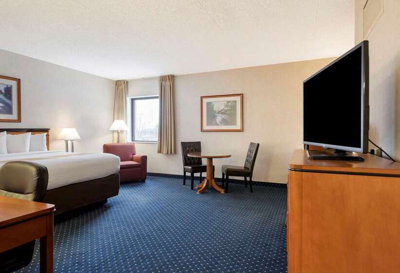 בית מלון כפרי Quality Inn Auburn Hills Detroit North