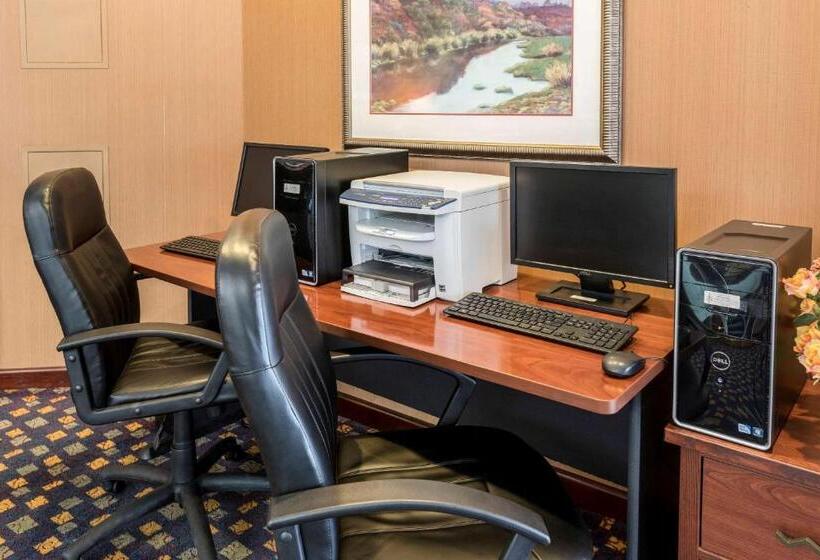 בית מלון כפרי Quality Inn Auburn Hills Detroit North