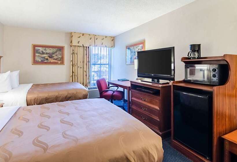 בית מלון כפרי Quality Inn Lynchburg Near University