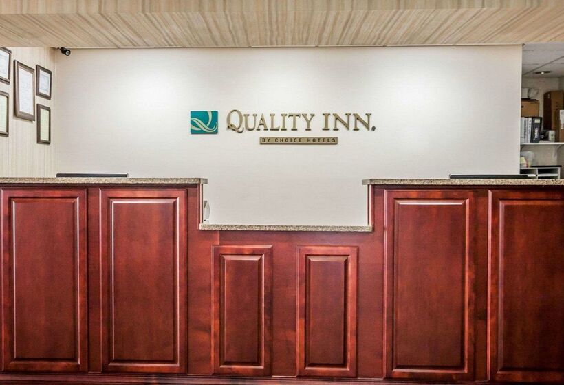 호텔 Quality Inn