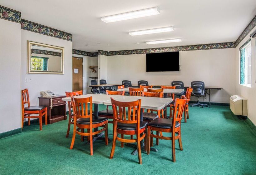 فندق Red Lion Inn & Suites Port Orchard