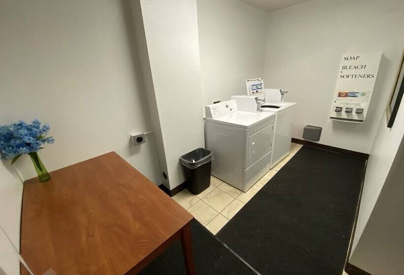 فندق Red Lion Inn & Suites Port Orchard