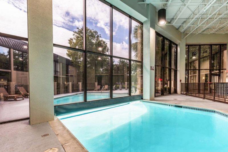 هتل Red Roof Inn Plus & Suites Houston   Iah Airport Sw