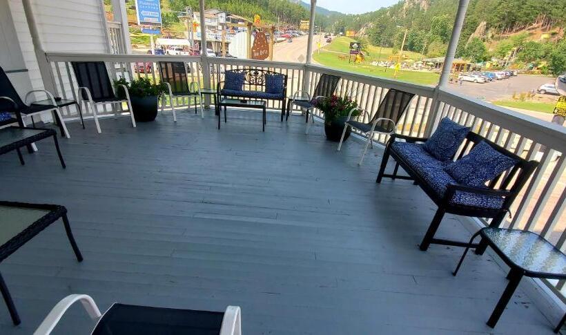 هتل Roosevelt Inn Mount Rushmore