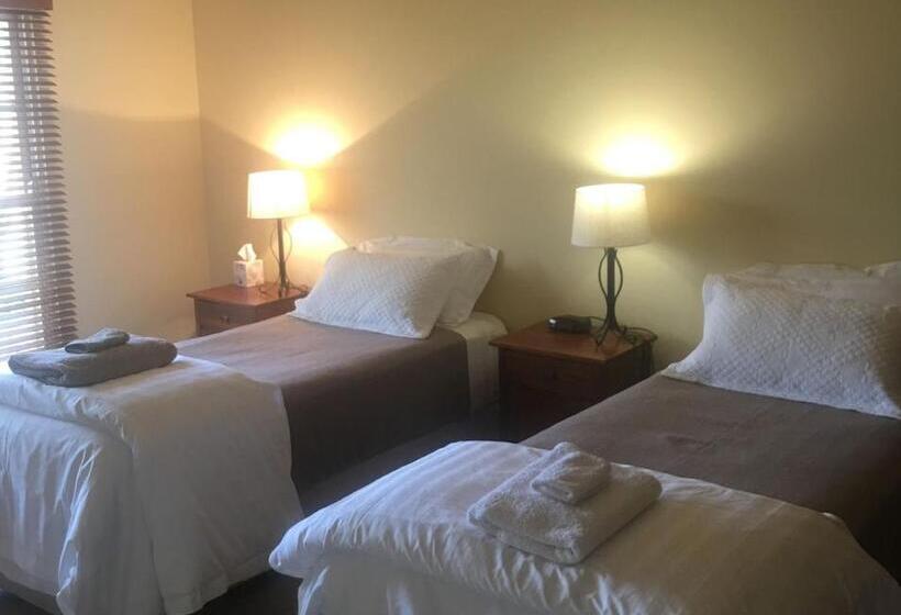 Byronsvale Vineyard And Accommodation