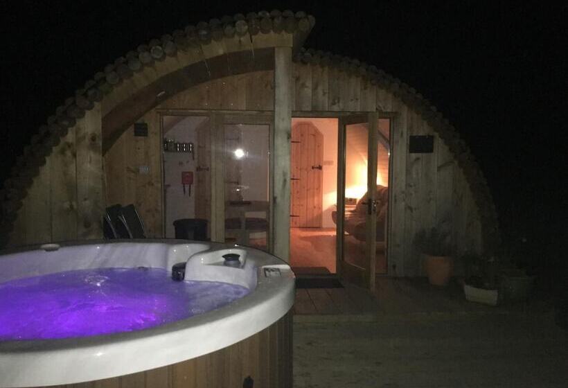בית מלון כפרי Brynllwyd Glamping