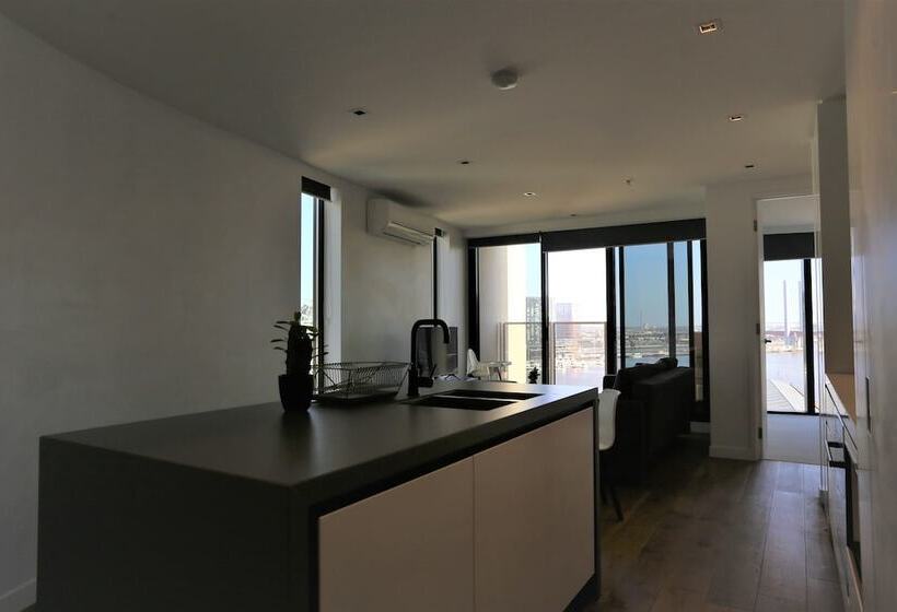 Readyset Apartments At Stadium
