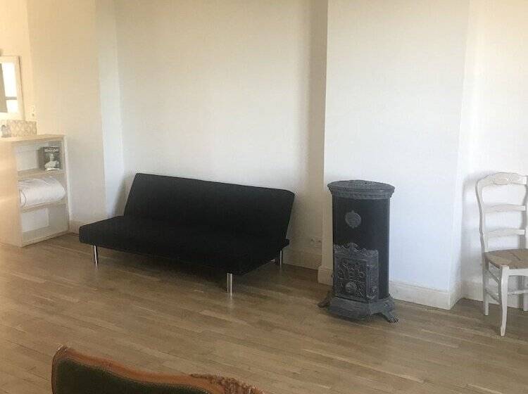 ベッドアンドブレックファースト Librairie Abelard