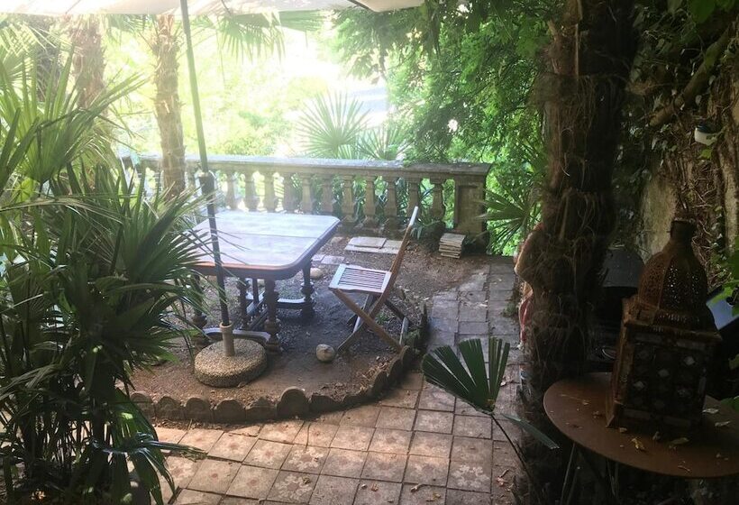 ベッドアンドブレックファースト Librairie Abelard