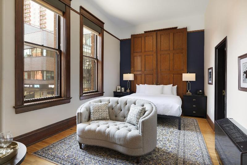 هتل Celeste Of St Paul