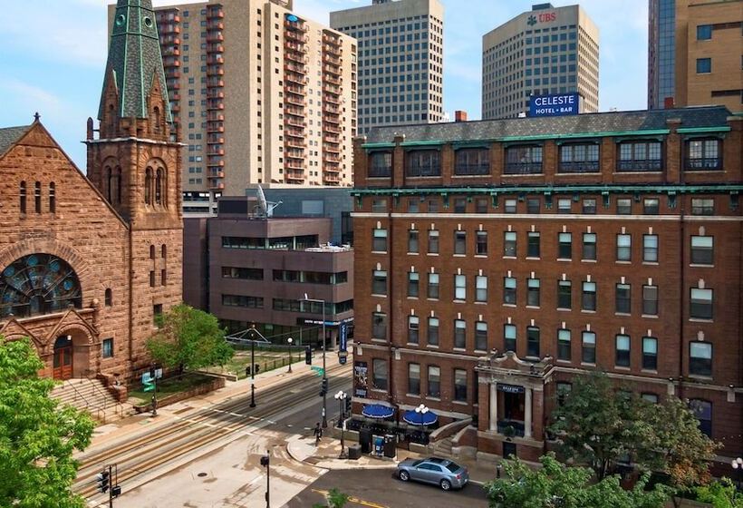 هتل Celeste Of St Paul