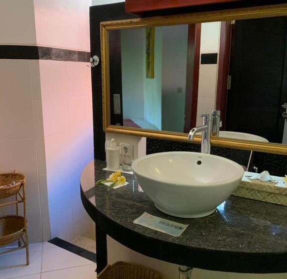 Отель Teluk Karang Dive & Spa Resort