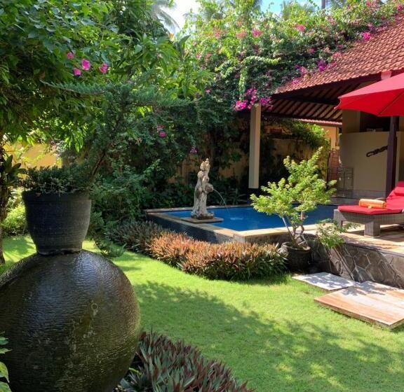 Отель Teluk Karang Dive & Spa Resort