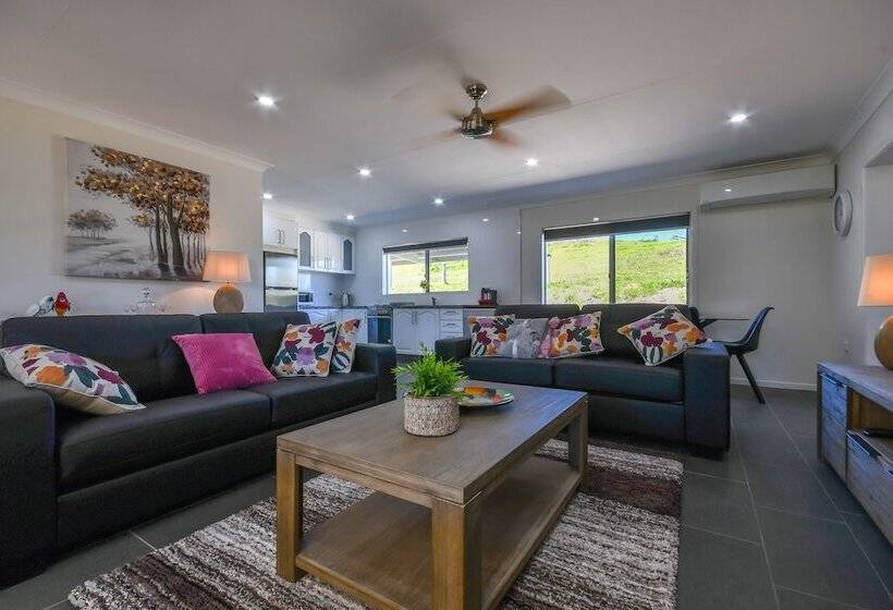 Yungaburra  Lodge