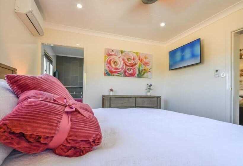 Yungaburra  Lodge