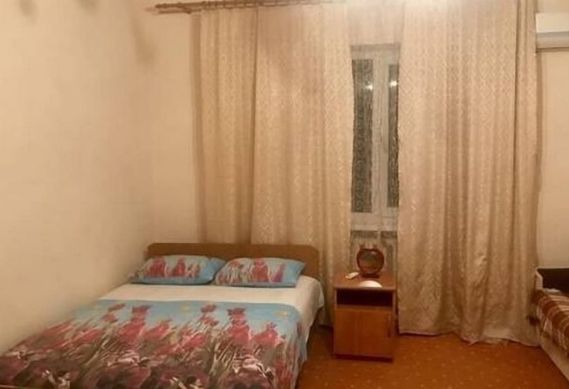 بنسيون Sadorini Guest House