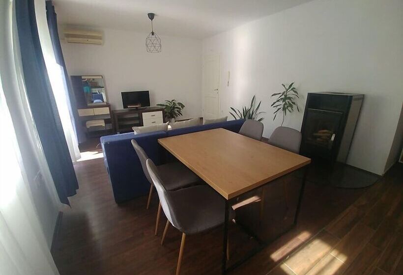 Anica Apartmani