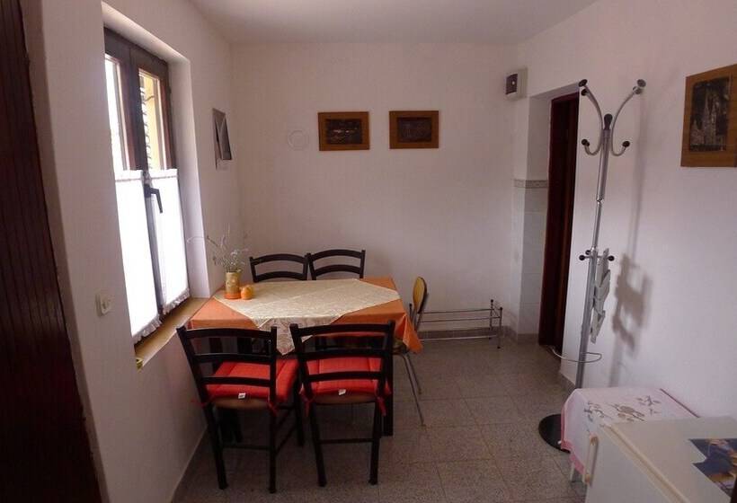 Apartment In Premantura With Garage Near Kamenjak
