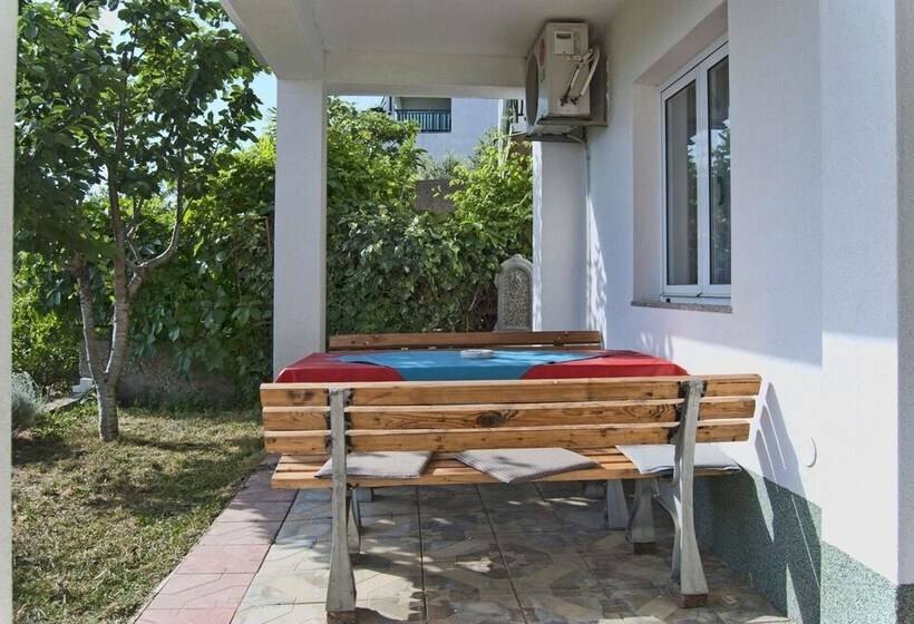 Apartments Zderic