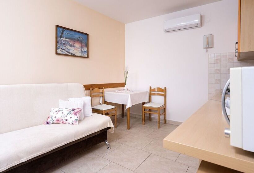 Apartments Zlata