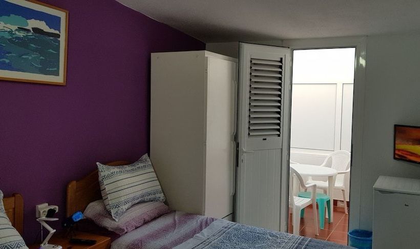 بنسيون Santiago S Private Rooms