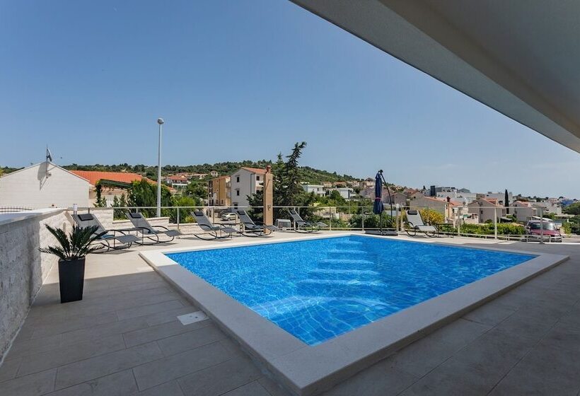 Villa Compass Luxury In A Natural Bay