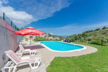 Apartments Drazen