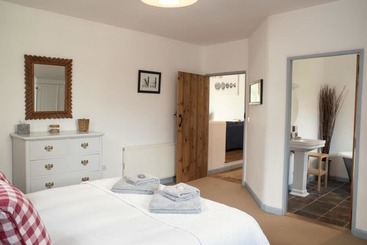Elliotts Barns