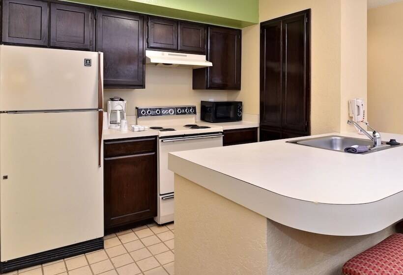 酒店 Americas Best Value Inn & Suites Extended Stay Tulsa