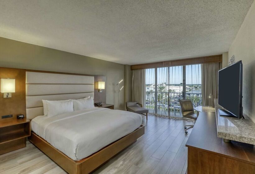 בית מלון כפרי Doubletree Beach Resort By Hilton Tampa Bay   North Redingto