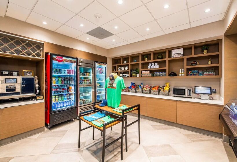 בית מלון כפרי Doubletree By Hilton  Carson