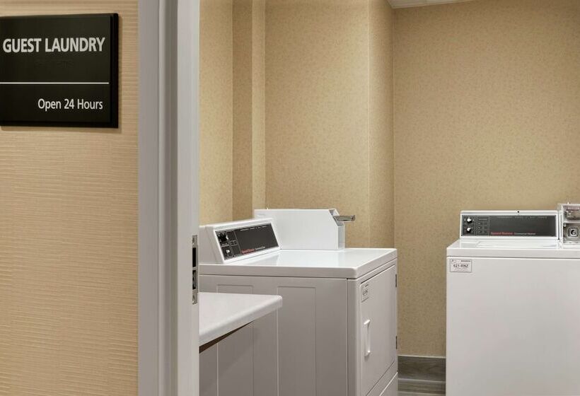 هتل Hampton Inn West Des Moines Lake Drive