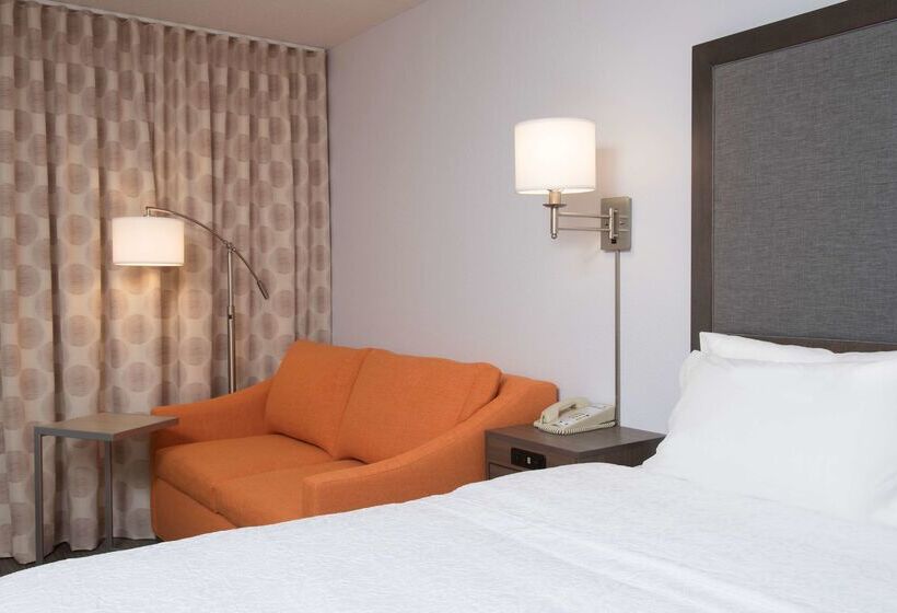 هتل Hampton Inn Grand Rapids South
