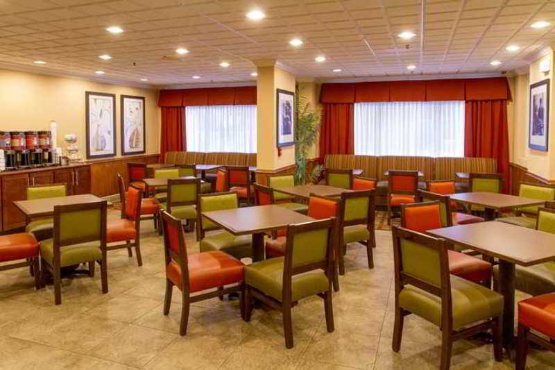 هتل Hampton Inn St. Augustine Beach