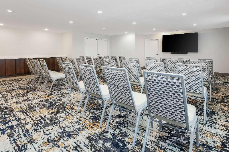 هتل Hampton Inn & Suites Denver Tech Center